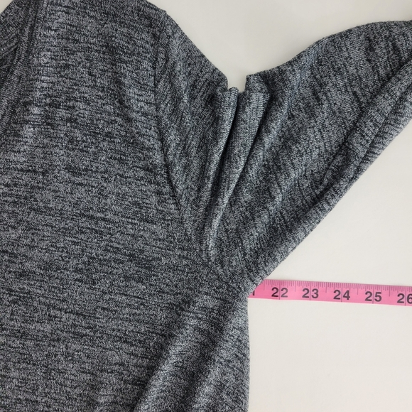 New Sunday in Brooklyn Twist Hem Ruched Front Long Sleeve V Neck Top - Picture 9 of 10